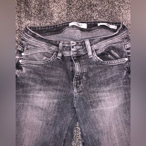 Guess New 27 low rise skinny